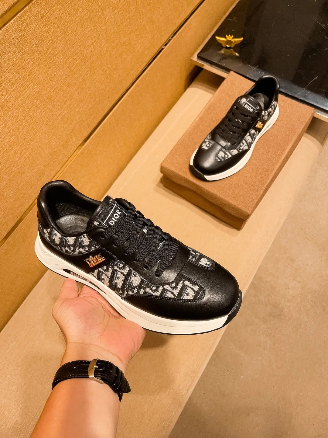 Men's shoes 💰 420💰🔥【Dior】🔥High-end brand of men's shoes official website 1:1 latest masterpiece: the upper is made of Italian imported first-layer cowhide with technical cloth fabric, the original comfortable and breathable lining ➕the original non-slip and wear-resistant outsole🔥, making walking more convenient and comfortable! An exclusive new model, a stunning work, a beautiful 1:1 replica [color] compared to the official quality! Create a fashionable personality to set off your uniqueness! A must-have for trendy men! Classic🔥Size: 38-44 Color: 🔥 2⃣️colors available🔥